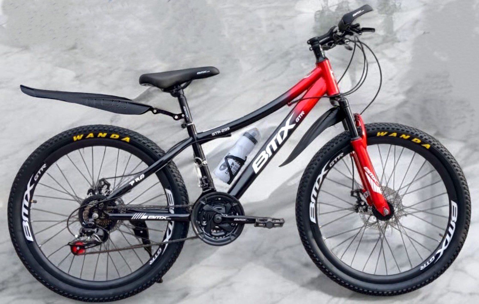 Denni Ashning erotik fotosuratlari va videolari