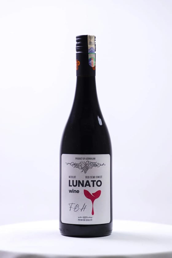 Qırmızı şərab Lunato Semi Dry, 750 ml
