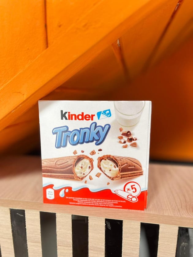 Südlü şokoladlı çubuqlar Kinder Tronky, 90 q