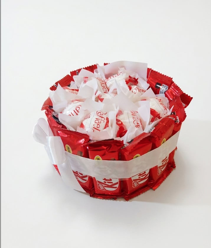 Şokolad bağlaması Kitkat və Rafaello, 14 sm, 340 q