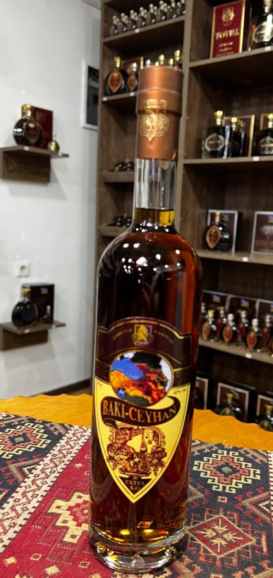 Konyak Baki Ceyhan Extra X.O 30 illik, 700 ml