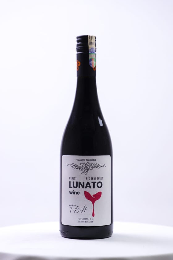 Qırmızı şərab Lunato Merlot Red Semi Sweet 750 ml